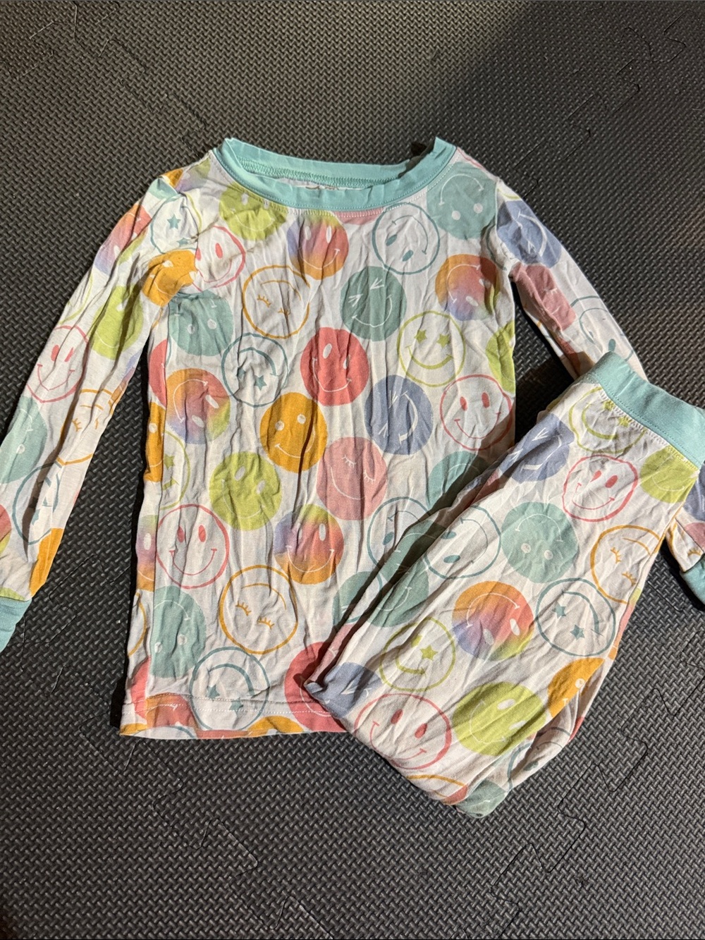 Little sleepies Kids Long Sleeve Pajama Set in Pastel Multi Smiley Print